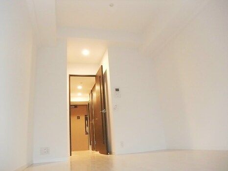 1K Apartment for Rent in Chuo Ward, Osaka - 27.73m² - Thumbnail 4