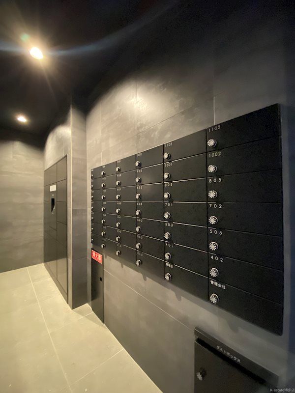 Modern 2K Apartment for Rent in Chuo-ku, Fukuoka - Thumbnail 2