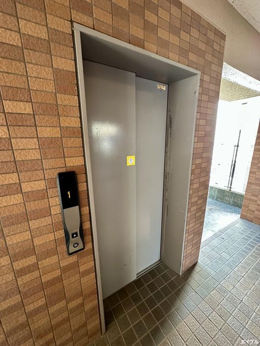 1K Apartment for Rent in Chuo Ward, Fukuoka City - Thumbnail 2