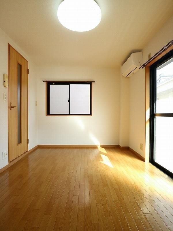 1K Apartment for Rent in Chuo-ku, Fukuoka City - Thumbnail 4