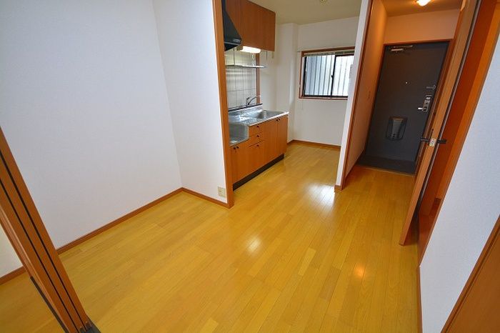 2DK Apartment for Rent in Kokura Minami-ku, Kitakyushu - Thumbnail 3