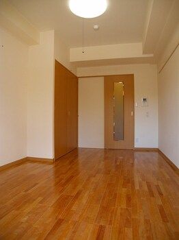 1K Apartment for Rent in Miyakojima, Osaka - 26m² - Thumbnail 3