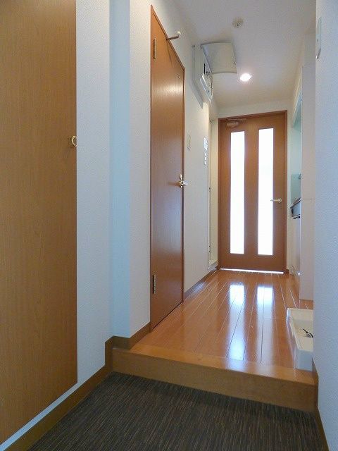 1K Apartment for Rent in Hakata-ku, Fukuoka Near Gofukumachi Station - Thumbnail 3