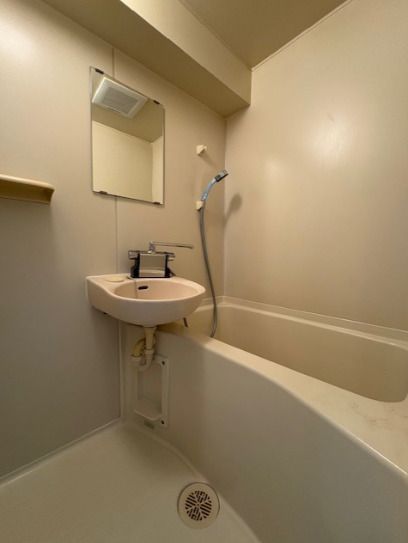 1K Apartment for Rent in Hakata-ku, Fukuoka City - Thumbnail 3