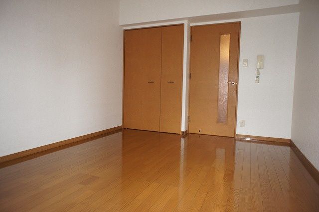 1K Apartment for Rent in Hakata-ekimae, Fukuoka City - Thumbnail 4