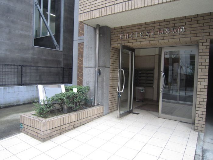 1K Apartment for Rent in Hakata-ekimae, Fukuoka City - Thumbnail 3