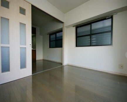 2DK Apartment for Rent in Chuo-ku, Fukuoka City - Thumbnail 3
