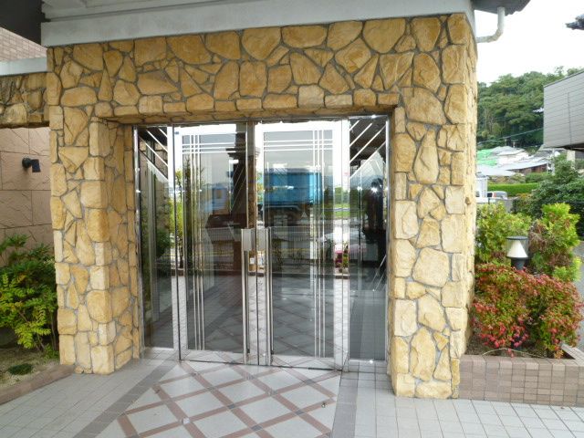 3LDK Apartment for Rent in Hakata-ku, Fukuoka - Thumbnail 3