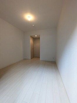 1K Apartment for Rent in Minami-Shinagawa, Shinagawa-ku, Tokyo - Thumbnail 3