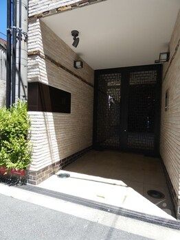 1K Apartment for Rent in Kita-ku, Osaka - 25.3 sqm - Thumbnail 2
