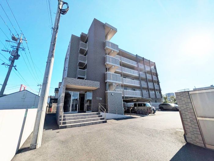 2LDK Apartment for Rent in Wakamatsu, Kitakyushu - Thumbnail 2
