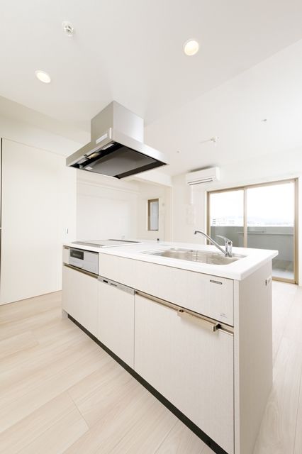 2LDK Apartment for Rent in Hakata-ku, Fukuoka - Thumbnail 3