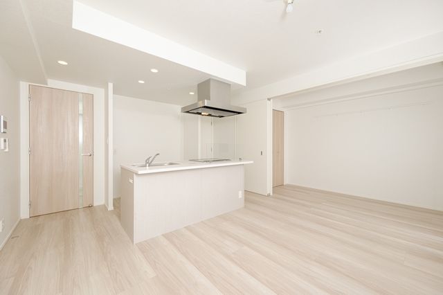 2LDK Apartment for Rent in Hakata-ku, Fukuoka - Thumbnail 4