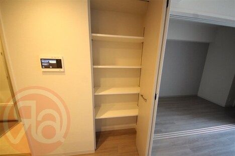 1LDK Apartment for Rent in Nishi-ku, Osaka - 39.67m² - Thumbnail 4