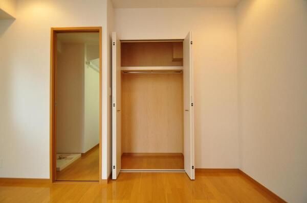 1K Apartment for Rent in Chuo-ku, Fukuoka City - Thumbnail 3
