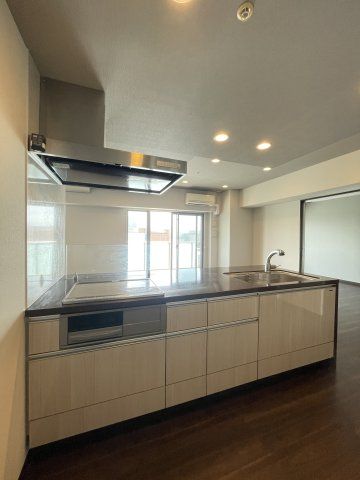 2LDK Apartment for Rent in Hakata-ku, Fukuoka - Thumbnail 4