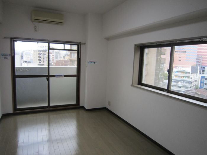 1K Apartment for Rent in Sumiyoshi, Hakata-ku, Fukuoka - Thumbnail 3