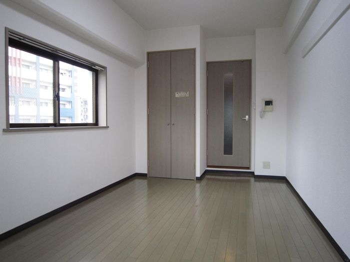 1K Apartment for Rent in Sumiyoshi, Hakata-ku, Fukuoka - Thumbnail 4