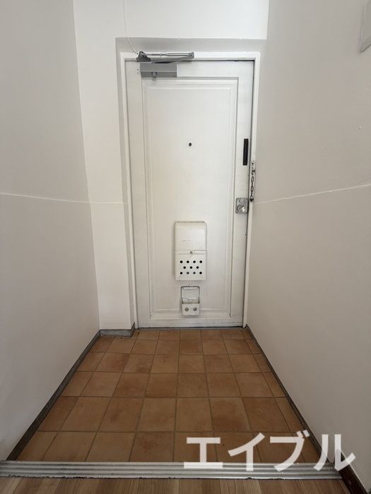 2DK Apartment for Rent in Wakamatsu-ku, Kitakyushu - Thumbnail 3