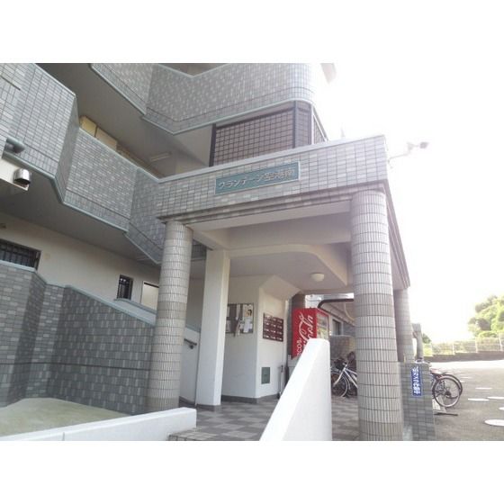 3LDK Apartment for Rent in Hakata Ward, Fukuoka - Thumbnail 2