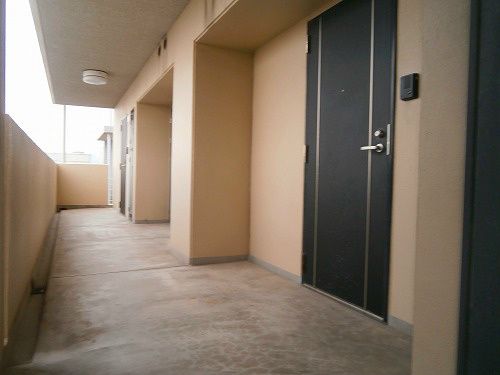 1R Apartment for Rent in Chuo Ward, Fukuoka City - 24.81 sqm - Thumbnail 2