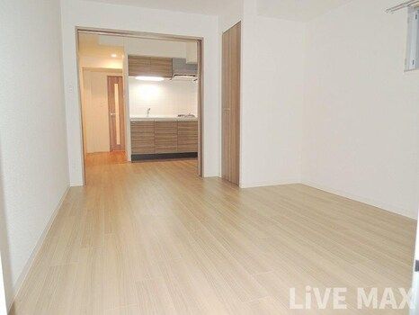 1DK Apartment for Rent in Presance Tower Kitahama, Osaka - Thumbnail 2