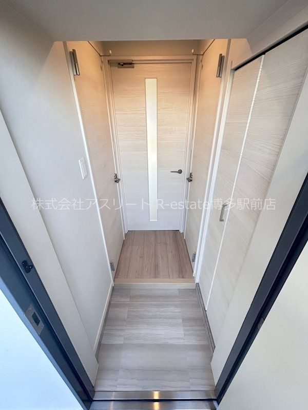 Modern 1LDK Designer Apartment in Hakata Ward, Fukuoka - Thumbnail 2