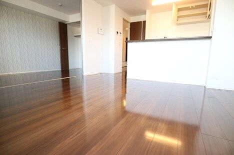 2LDK Apartment for Rent in Hirakata, Osaka - 58.37m² - Thumbnail 4