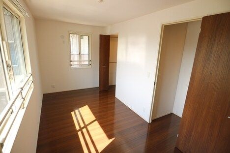 2LDK Apartment for Rent in Hirakata, Osaka - 58.37m² - Thumbnail 3