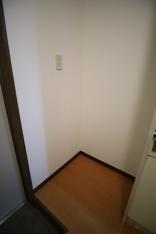1K Apartment for Rent in Chuo-ku, Fukuoka City - Thumbnail 4