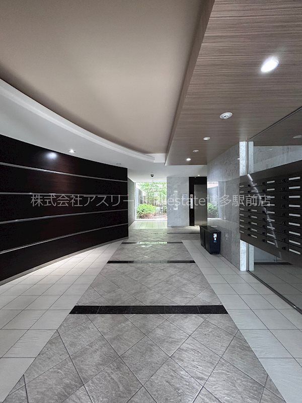 2LDK Apartment for Rent in Hakata Ward, Fukuoka City - Thumbnail 3