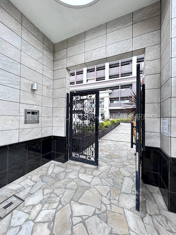 2LDK Apartment for Rent in Hakata Ward, Fukuoka City - Image 1