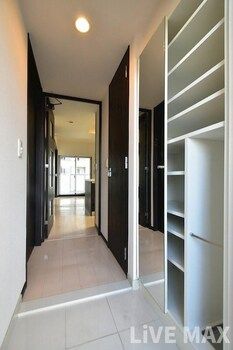 2LDK Apartment for Rent in Chuo-ku, Osaka, 42.83m² - Thumbnail 4