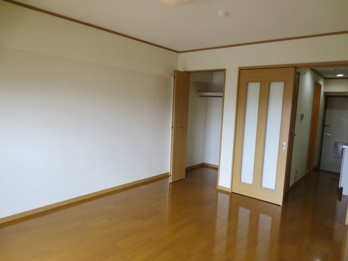 1K Apartment for Rent in Yahatanishi Ward, Kitakyushu - Thumbnail 4
