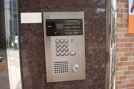 2LDK Apartment for Rent in Chuo Ward, Fukuoka City - Image 1
