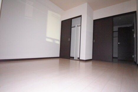 2LDK Apartment for Rent in Nogata, Nakano-ku, Tokyo - Thumbnail 3