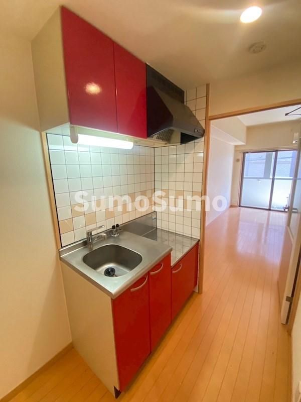 1K Apartment for Rent in Fukuoka City, Chuo Ward - 24.96m² - Thumbnail 4