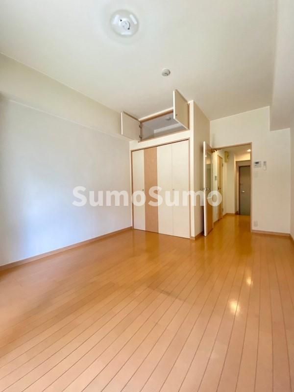 1K Apartment for Rent in Fukuoka City, Chuo Ward - 24.96m² - Thumbnail 3