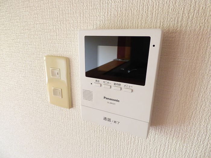 2LDK Apartment for Rent in Moji-ku, Kitakyushu - Thumbnail 2