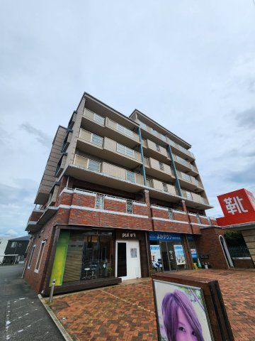 2LDK Apartment for Rent in Hakata Ward, Fukuoka City - Thumbnail 3