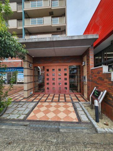 2LDK Apartment for Rent in Hakata Ward, Fukuoka City - Thumbnail 4