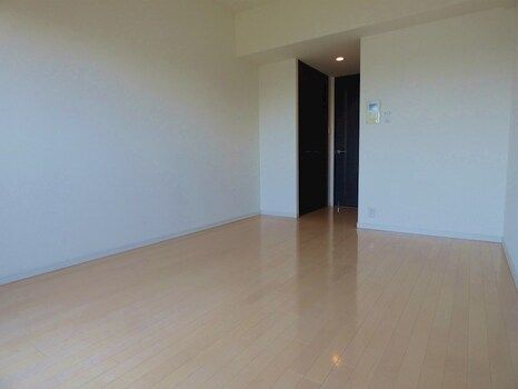 1K Apartment for Rent in Chuo-ku, Osaka near Temmabashi Station - Thumbnail 3