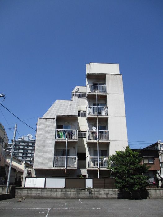 1R Apartment for Rent in Kokura Minami-ku, Kitakyushu - Thumbnail 2