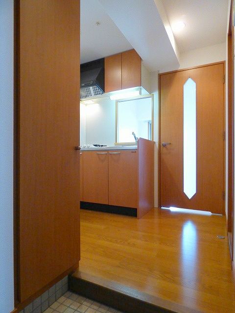 1K Apartment Near Yakuin Station in Chuo-ku, Fukuoka - Thumbnail 3