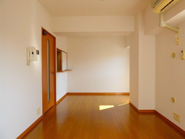 1K Apartment Near Yakuin Station in Chuo-ku, Fukuoka - Thumbnail 4