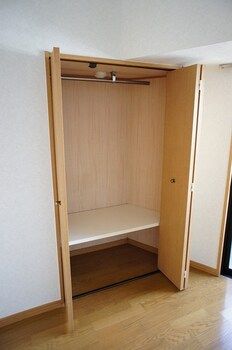 1K Apartment for Rent in Chuo Ward, Fukuoka City - Thumbnail 2