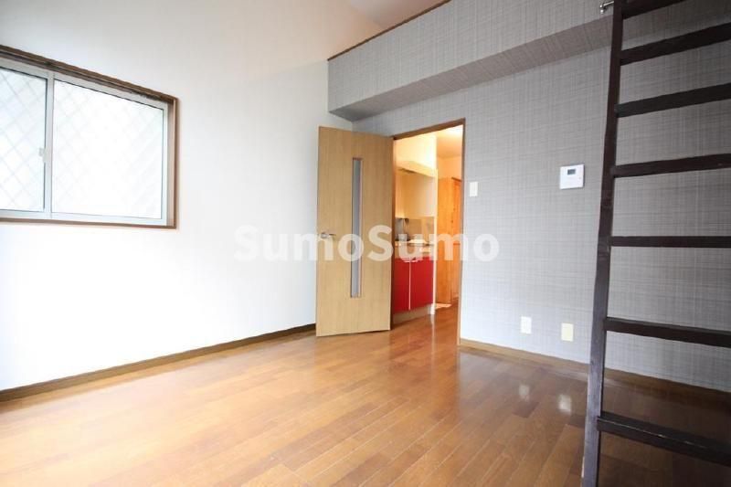 1R Loft Apartment for Rent in Chuo Ward, Fukuoka - Thumbnail 3