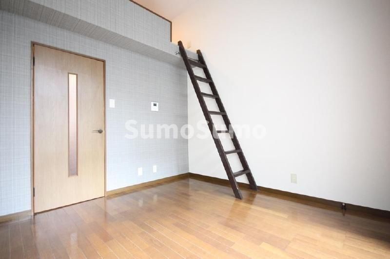 1R Loft Apartment for Rent in Chuo Ward, Fukuoka - Thumbnail 4