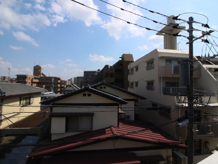2LDK Apartment for Rent in Chuo-ku, Fukuoka - 60.72m² - Thumbnail 4