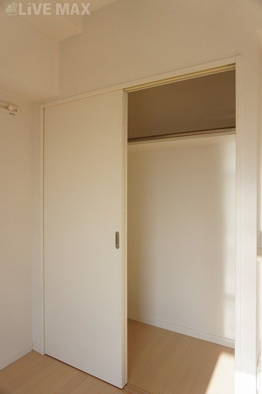 1K Apartment for Rent in Hakata Ward, Fukuoka City - Thumbnail 2